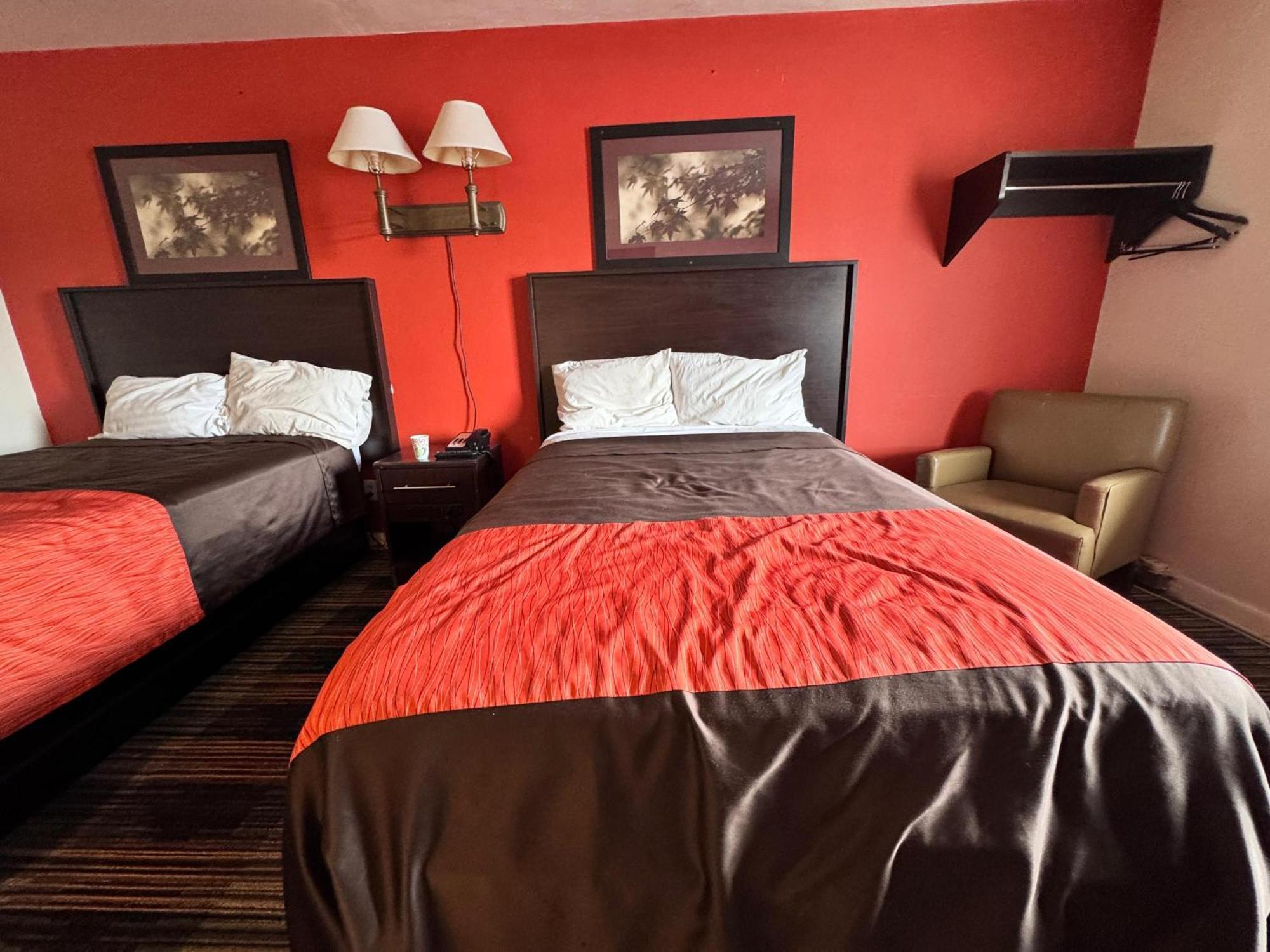 Oyo Palm Leaf Motel Ашланд Екстериор снимка