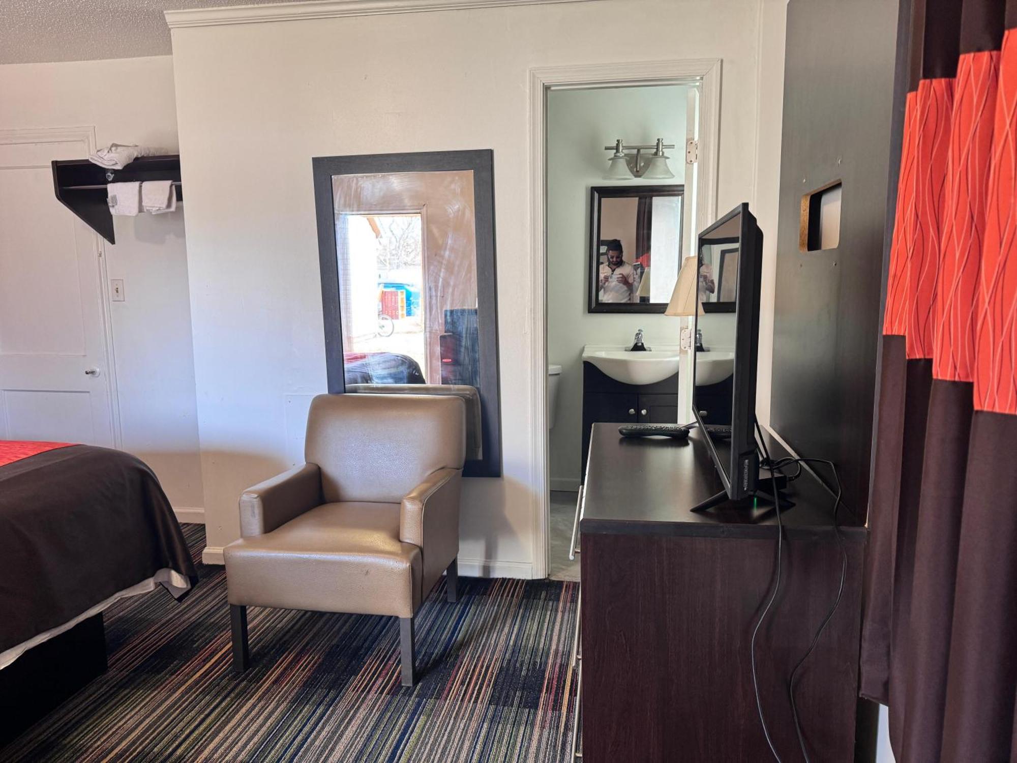 Oyo Palm Leaf Motel Ашланд Екстериор снимка
