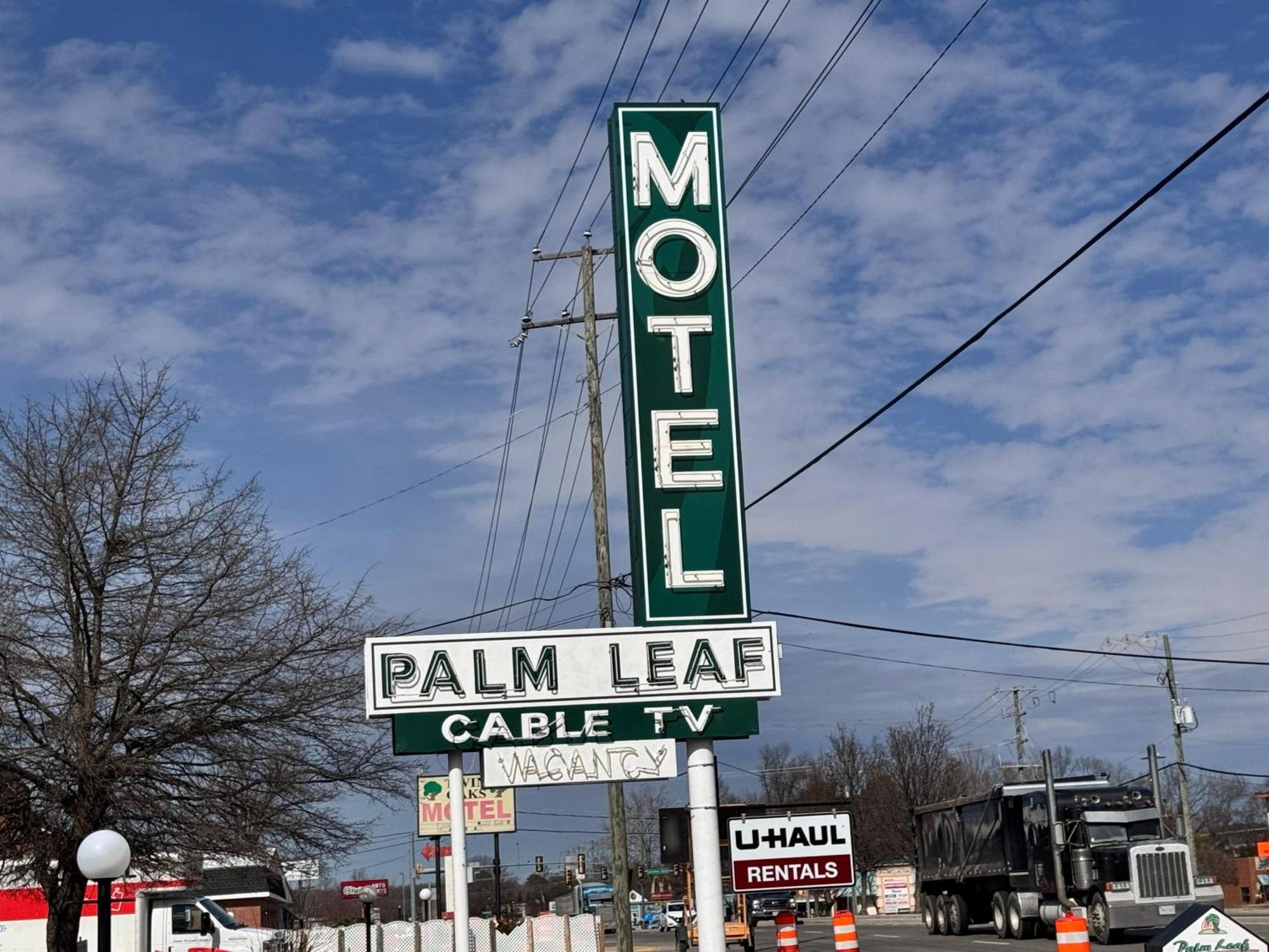 Oyo Palm Leaf Motel Ашланд Екстериор снимка
